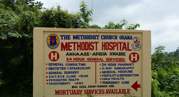Die erste Unterstützung der Stiftung erfolgt für ein Krankenhaus in Ankaase (Ghana), das der Methodistischen Kirche vor Ort angehört.