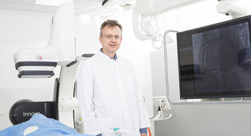  Dr. med. Roger Gerke, Leitender Arzt der invasiven Kardiologie des Neurokardiovaskulären Zentrum im AGAPLESION BETHESDA KRANKENHAUS WUPPERTAL