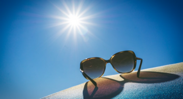 Sonne und Sonnenbrille