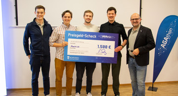 Das Siegerteam der Challenge „AI LabCheck“