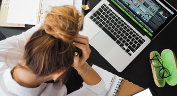 Frau Stress Arbeitsplatz