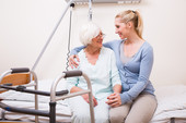 Studie: Pflegende Angehörige schlagen Alarm –  So hilft AGAPLESION